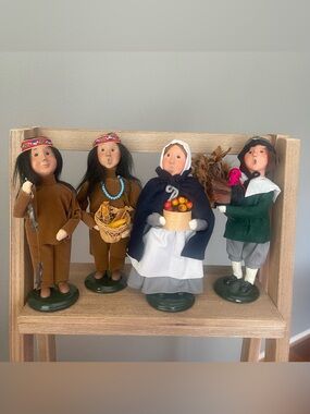 2007 Byer’s Choice Thanksgiving Figurines Set of 4 Pilgrim Native American Fall